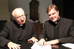 Generalvikar Isidor Vollnhals und Pfarrer Dr. Christian Löhr (rechts).