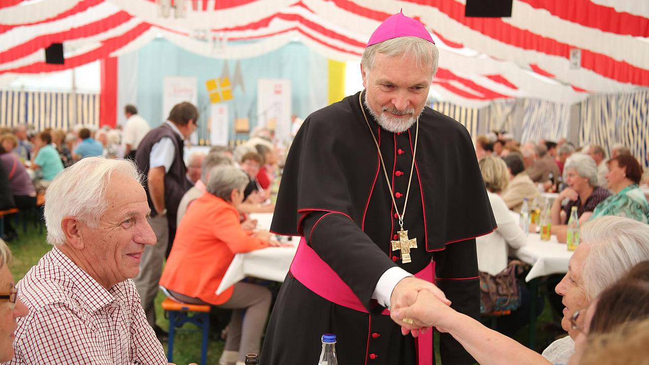 Begegnung der Caritas-Sammlerinnen und -Sammler mit Bischof Hanke. Foto: Geraldo Hoffmann