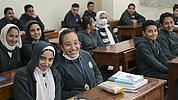 Kinder in Ägypten beim Unterricht.