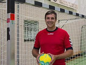 Handball ist für Robert Werner eine Leidenschaft geworden – ob als Trainer oder als Spieler. pde-Foto: Anika Taiber