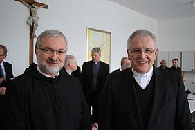 Bischof Heinrich Timmerevers aus dem Bistum Dresden-Meissen (rechts) zu Besuch bei Bischof Gregor Maria Hanke in Eichstätt. pde-Foto: Norbert Staudt