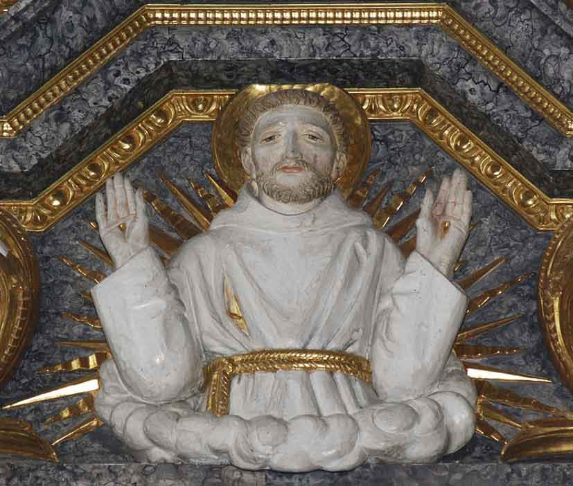 Franziskus im Auszug des linken Seitenaltars der Pfarrkirche St. Jakobus Abenberg. Foto: Kreitmeir