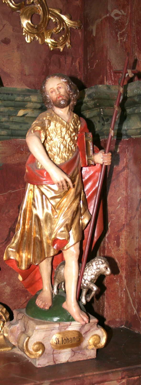 Johannes der Täufer am Seitenaltar in der Pfarrkirche Meckenhausen. Foto: Kreitmeir