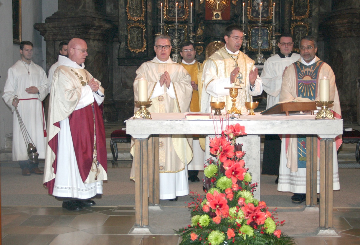 Eucharistiefeier am Haupt- und Patronatsfest des Marianischen Messbundes Ingolstadt in der Franziskanerbasilika. Foto: Heberling