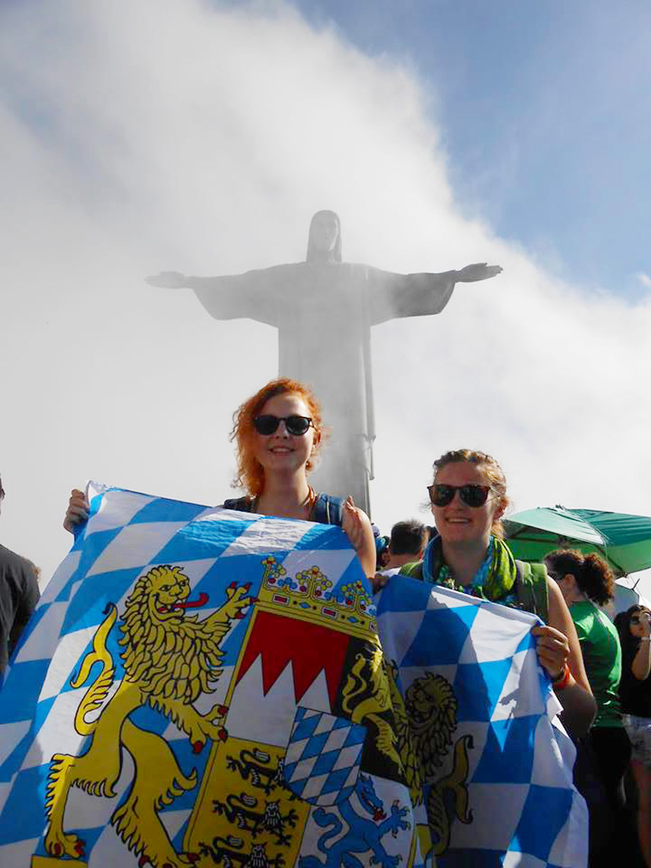 Als Volunteers, als freiwillige Helferinnen, erlebten Lena Thiermann und Veronika Hiendl den Weltjugendtag in Rio de Janeiro.