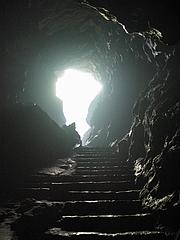 Treppe in einer Höhle