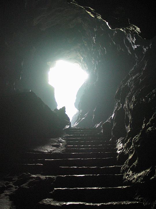 Treppe in einer Höhle