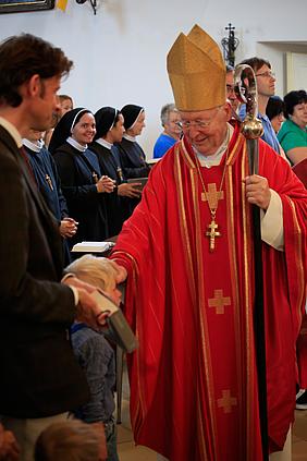 Kardinal Wetter zelebrierte den Festgottesdienst zum Patrozinium der Eichstätter Heilig-Kreuz-Kirche. pde-Foto: Norbert Staudt