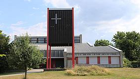 Die moderne Kirche „Maria Königin“ in Röttenbach im Fränkischen Seenland.