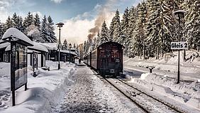 Bahn im Schnee; Foto: pixabay