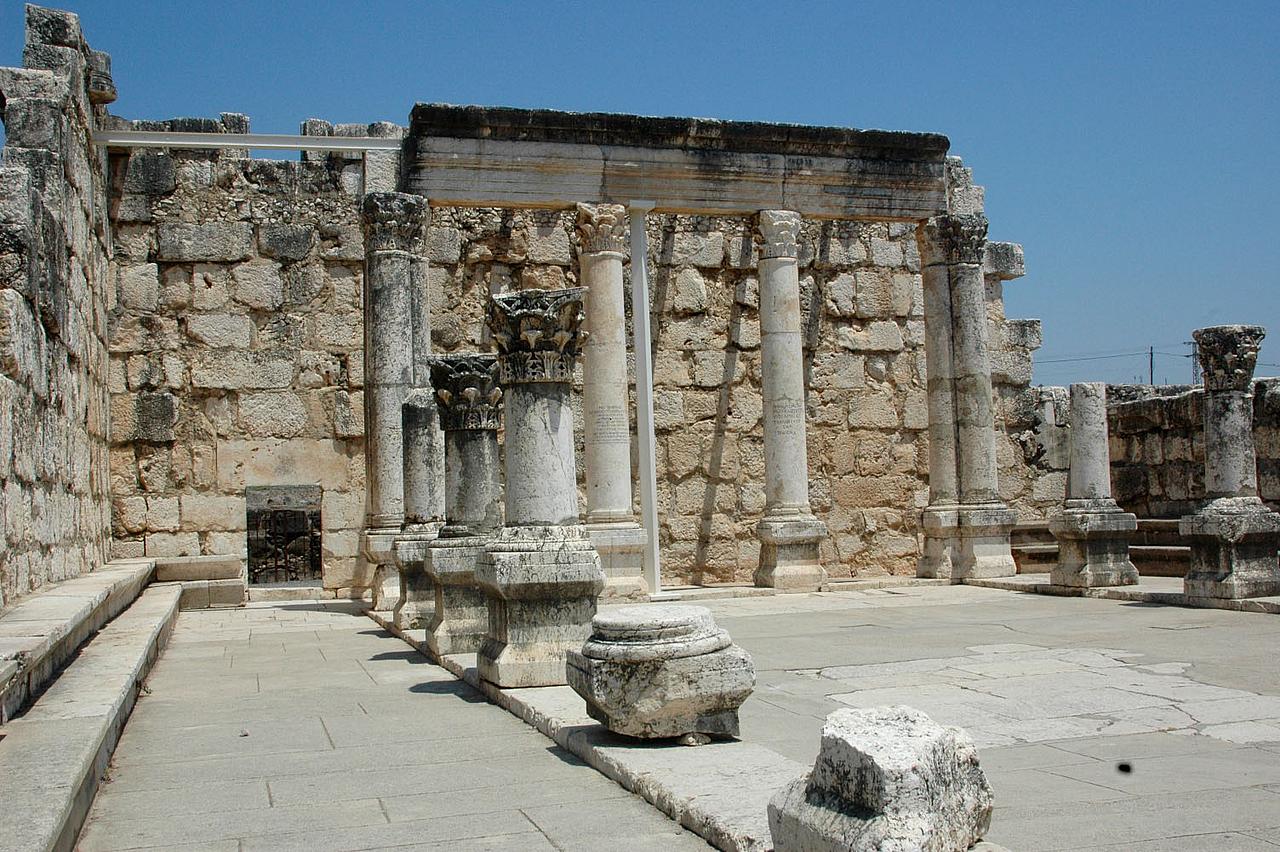 Synagoge in Kafarnaum: Die archäologischen Zeugnisse gehen bis in die Zeit Jesu zurück. Foto: Kreitmeir