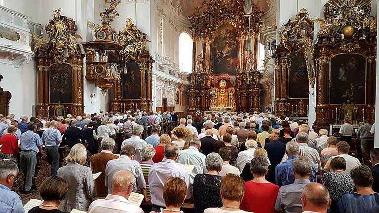 Begegnung für Ehejubilare - Abschlussandacht in der Schutzengelkirche. pde-Foto: Geraldo Hoffmann