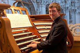 Bastian Fuchs, Assistent des Eichstätter Domkapellmeisters, wird bei der Orgelmusik am Mittag am Sonntag, 22. Juli, auf der „Mathis-Orgel“ in der Schutzengelkirche spielen. Foto: privat