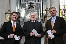 Domorganist Martin Bernreuther, Domdekan Willibald Harrer, Domkapellmeister Christian Heiß