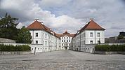 Das Kamingespräch zum Thema Alterssuizid findet im Tagungshaus Schloss Hirschberg statt. 