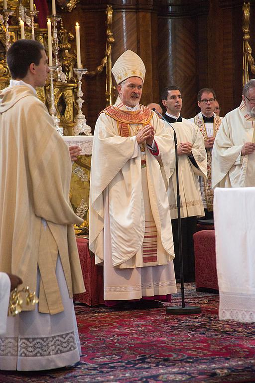 Sechs Priesteramtskandidaten der Diözese Eichstätt hat Bischof Gregor Maria Hanke in der Schutzengelkirche zu Eichstätt zu Diakonen geweiht