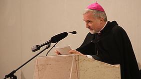 Bischof Hanke während seiner Ansprache in der Egweiler Pfarrkirche St. Martin. pde-Foto: Clara Böcker.
