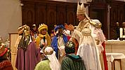 Einen feierlichen Gottesdienst feiern die Sternsingergruppen des Bistums zusammen mit Bischof Gregor Maria Hanke.