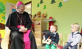 Bischof Hanke beim Besuch in Neumarkt