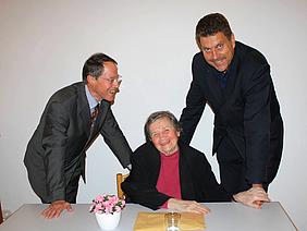 Von links: Ingolstadts Altoberbürgermeister Peter Schnell, Ruth Lapide und Rudi Schmidt, Geschäftsführer der Katholischen Erwachsenenbildung Ingolstadt. Foto: Raymund Fobes