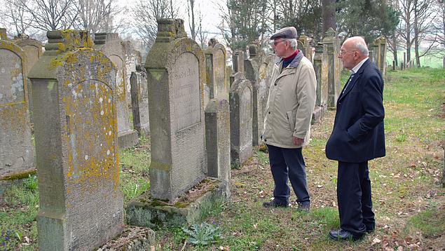 Exkursion zu jüdischem Friedhof bei Bechhofen. Foto: Bernhard Michl
