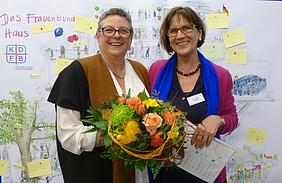 Die Referentin Ulrike Müller-Münch und die Diözesanvorsitzende Rosalinde Göppel. pde-Foto: Christina Grimminger
