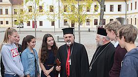 Der Patriarch unter Schülern; pde-Foto: Bernhard Löhlein