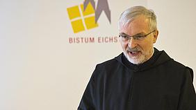 Bischof Gregor Maria Hanke am Rednerpult