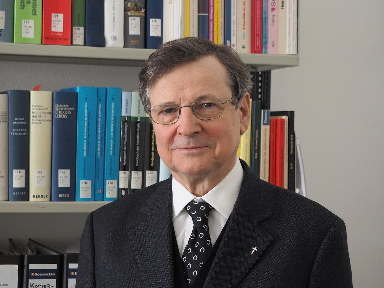 Prof. Dr. Stephan E. Müller