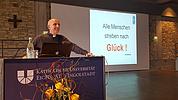 Prof. Jacobs beim Welttag der Kranken; Foto: Bernhard Löhlein