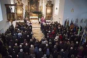 Zahlreiche Gläubige waren zum Pontifikalamt in der Eichstätter Heilig-Kreuz-Kirche zur Eröffnung des Heiligen Jahrs für das Bistum Eichstätt gekommen. pde-Foto: Anika Taiber