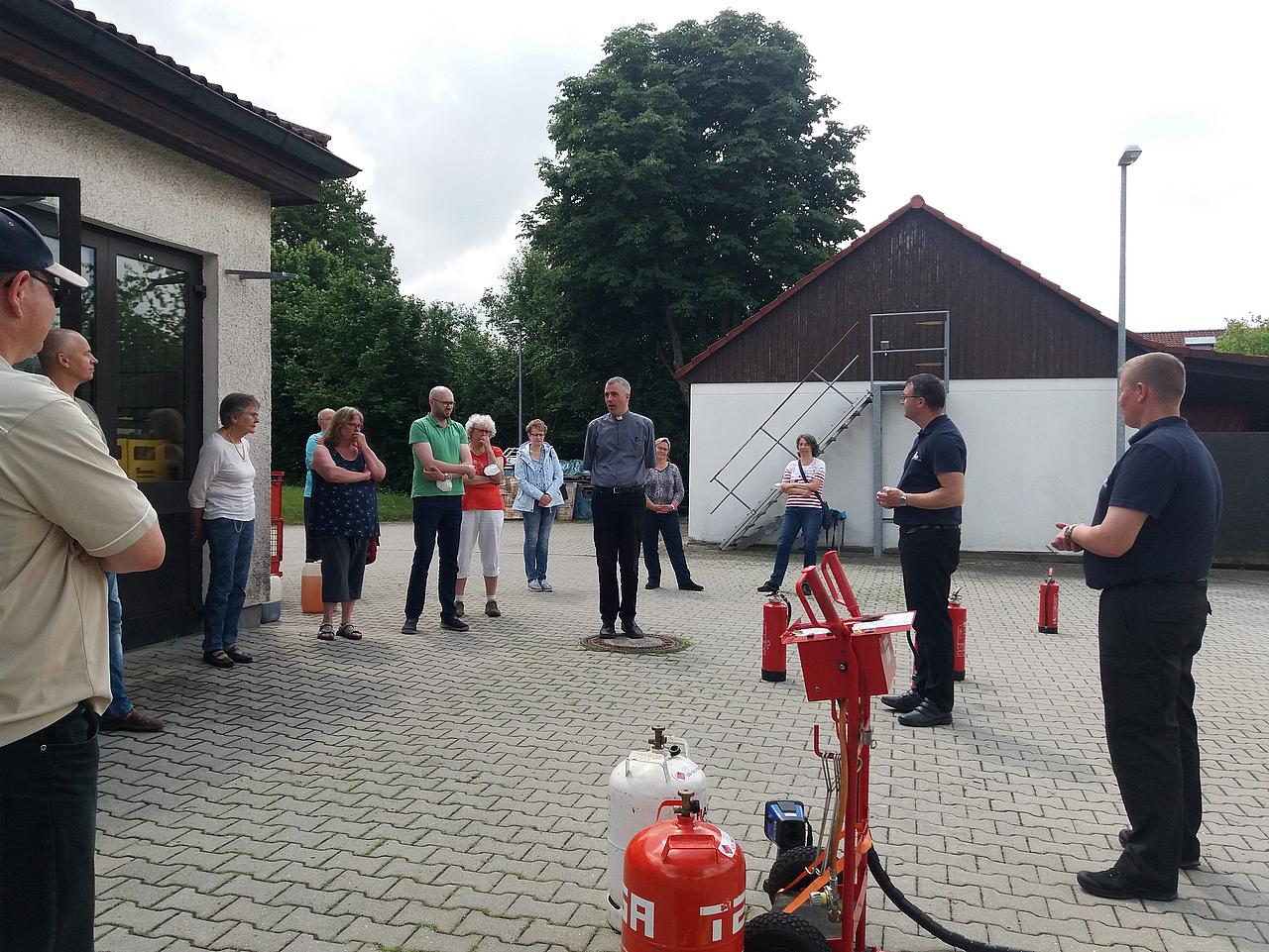 Mit seinem Nürnberger Team nahm Michael Alberter an der Brandschutzhelferausbildung bei der FFW Wendelstein teil.