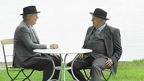 Szene aus dem Film „Zwei Herren im Anzug“. pde-Foto: X Verleih AG