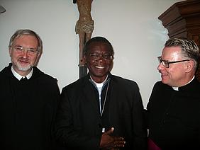 Bischof Victor Agbanou,  Bischof Gregor Maria Hanke, Domkapitular Prälat Christoph Kühn