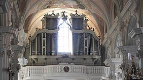 Orgel in der Stiftsbasilika St. Vitus und Deocar in Herrieden .