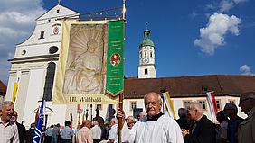 Treffpunkt für die Männerwallfahrt vor der Schutzengelkirche in Eichstätt