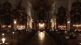 Adventliche Stimmung beim Orgelkonzert bei Kerzenschein der Schutzengelkirche.