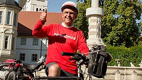Ingo Brüggenjürgen mit dem Fahrrad; Foto: Norbert Staudt
