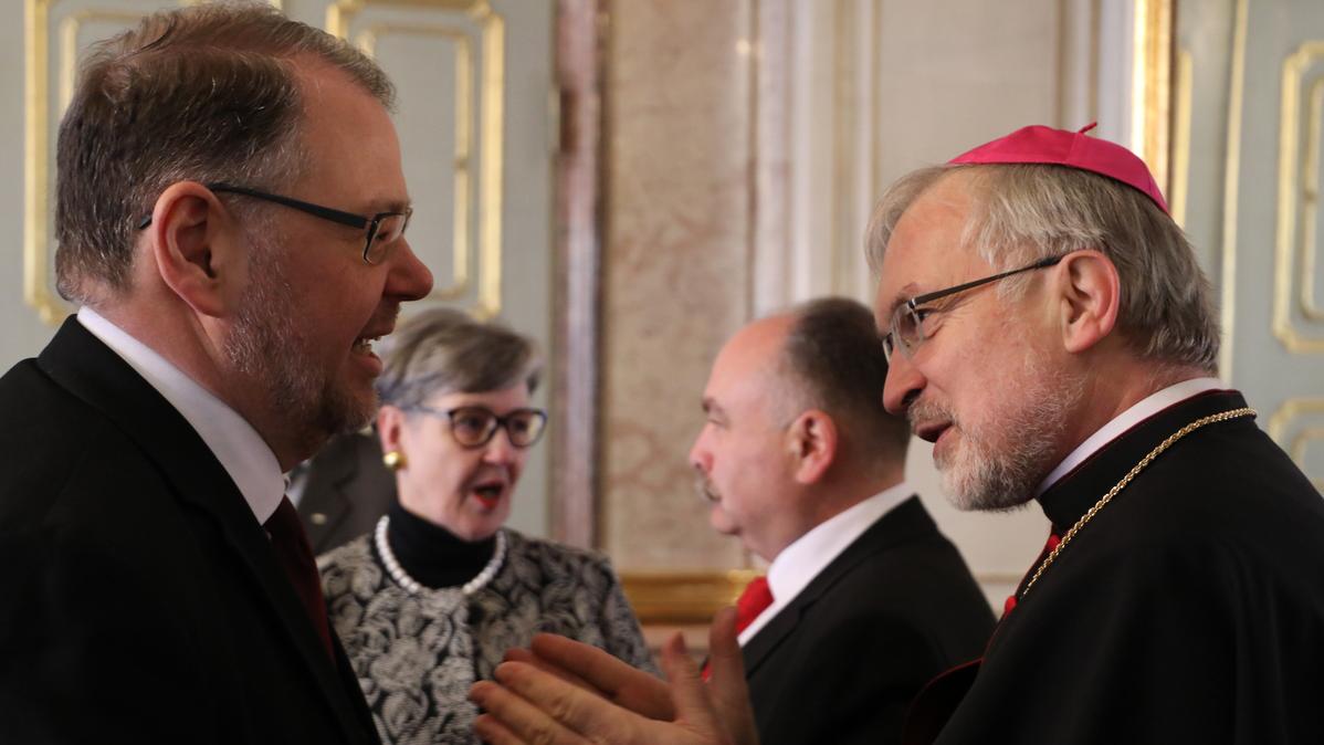 Bischof Gregor Maria Hanke und Christian Gärtner im Gespräch beim Neujahrsempfang 2019