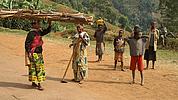 Menschen in Burundi.