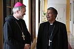 Bischof Gregor Maria Hanke mit Bischof Thomas Dabre bei dessen Besuch in Eichstätt 2013
