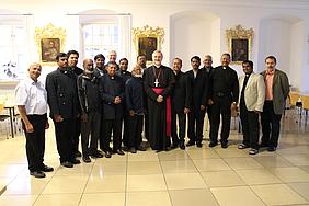 Die Gäste aus Poona mit Bischof Gregor Maria Hanke OSB