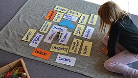 Die Kinder nutzten kreative Methoden wie die Erstellung von Plakaten über ihre Stärken. Foto: Erziehungsberatung Ingolstadt/Caritas