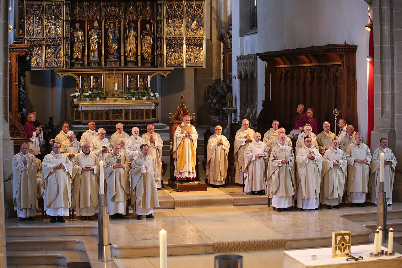 Pontifikalamt mit den Priesterjubilaren. Foto: Geraldo Hoffmann