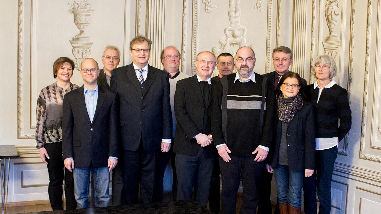 Die elfte Ökumene-Kommission mit ihrem ehemaligen zweiten Vorsitzenden, Domkapitular em. Alois Ehrl (Mitte)