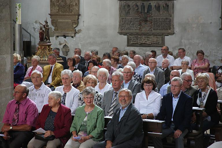 Begegnung für Ehejubilare - Gottesdienst im Eichstätter Dom. pde-Foto: Geraldo Hoffmann