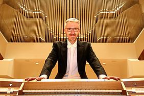 Holger Gehring spielt am 18. August bei der Orgelmatinee im Eichstätter Dom. Foto: J.G.Schmidt.