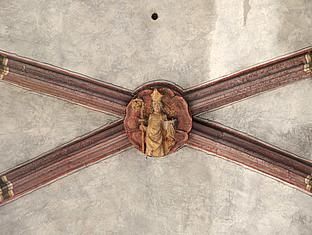 Pollenfeld, Pfarrkirche St. Sixtus: Schlussstein im Gotischen Hochchor aus der Zeit um 1400.  Foto: Thomas Winkelbauer