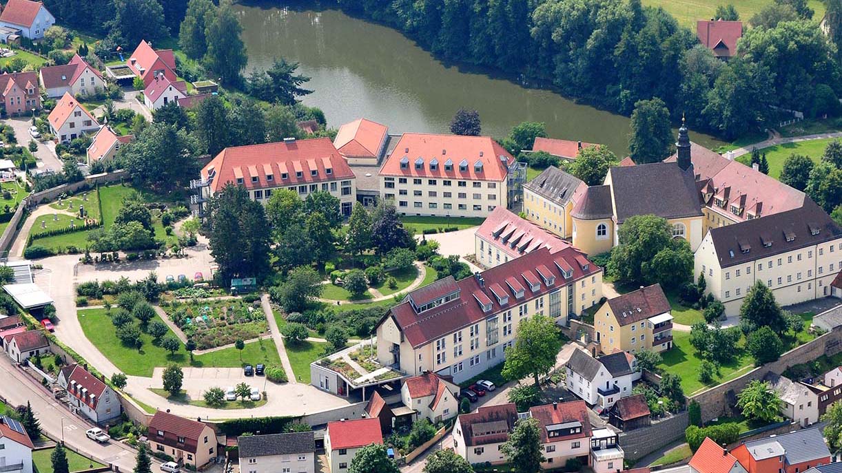 Die Schule befindet sich im Marienburger Klosterbereich. Foto: Karlheinz Hiltl